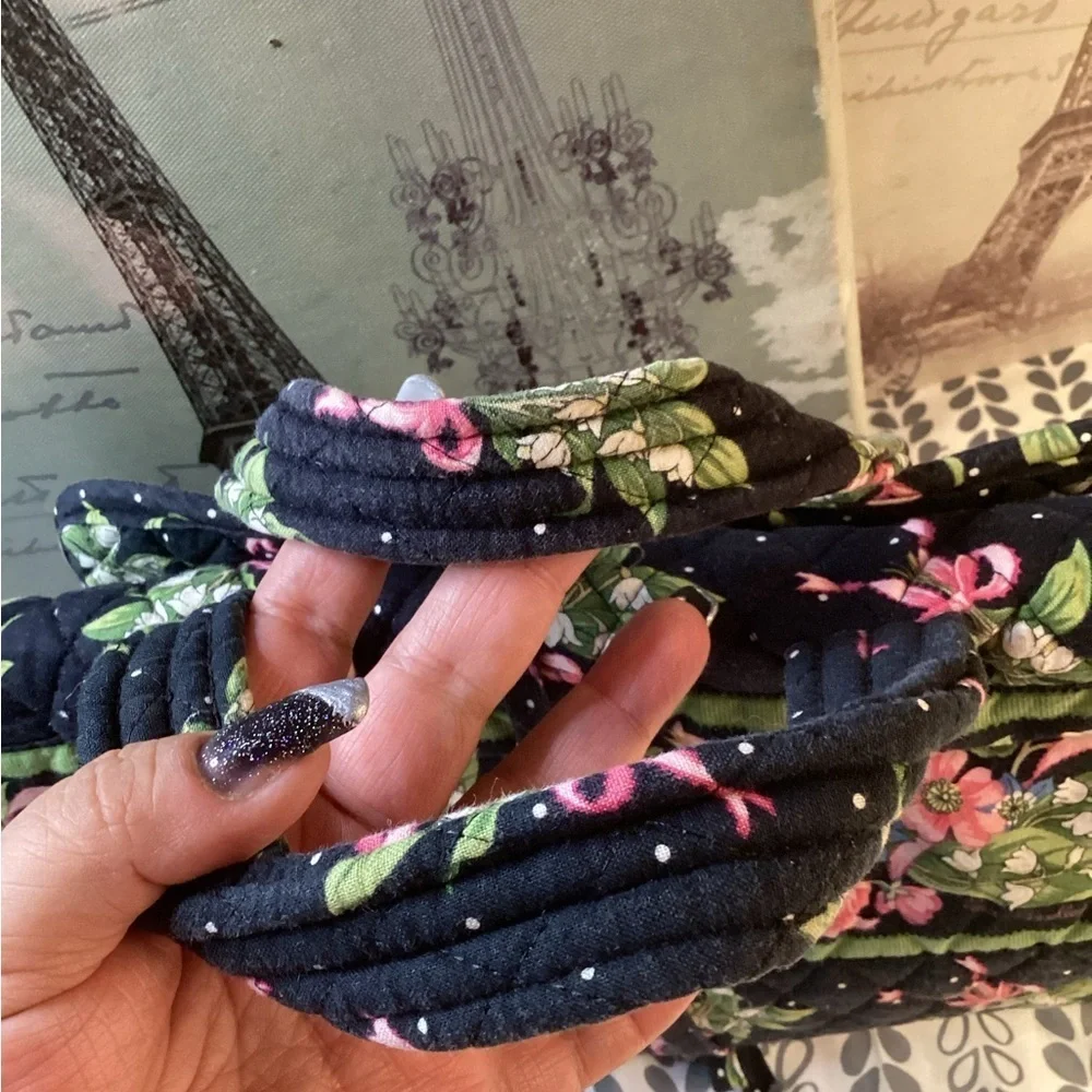 VERA BRADLEY  MAKE UP TRAVEL W/ 4 compartments